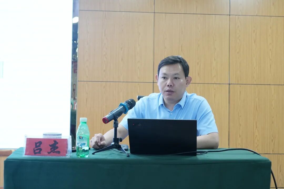 Lv Jie, Vice Dean of the School of Mechanical Engineering, University of Jinan, delivered a special training session