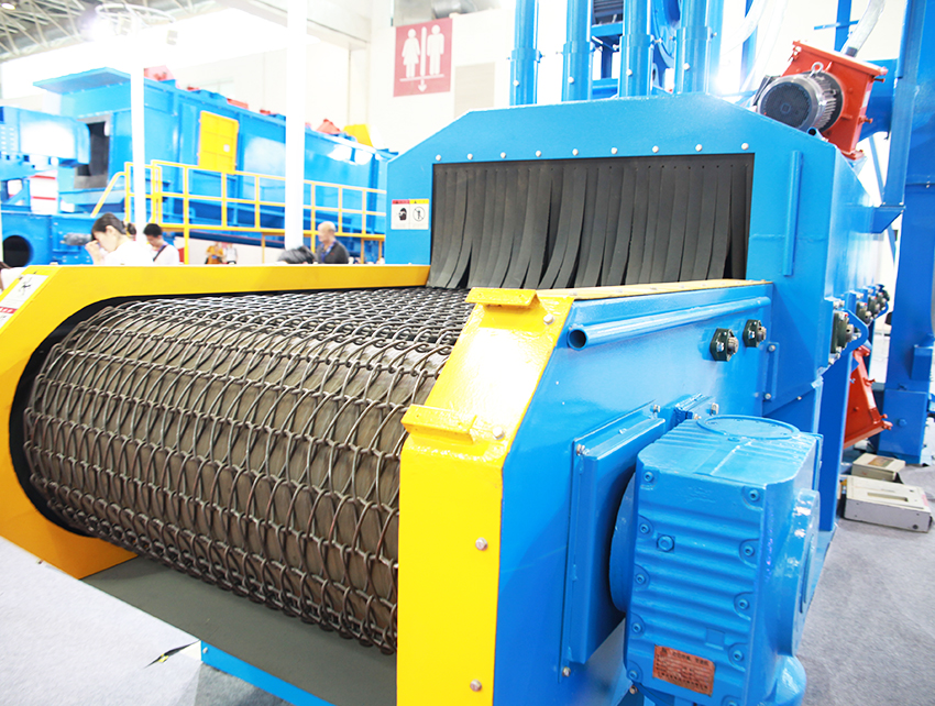 QWD Wire Mesh Belt Shot Blasting Machine